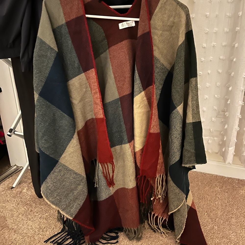 Cape/wrap - Picture 6 of 6